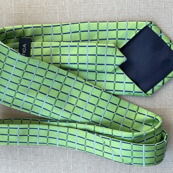 Nautica Men Tie Green/Blue Tone 100% silks Necktie Classic Tie - Picture 3 of 10